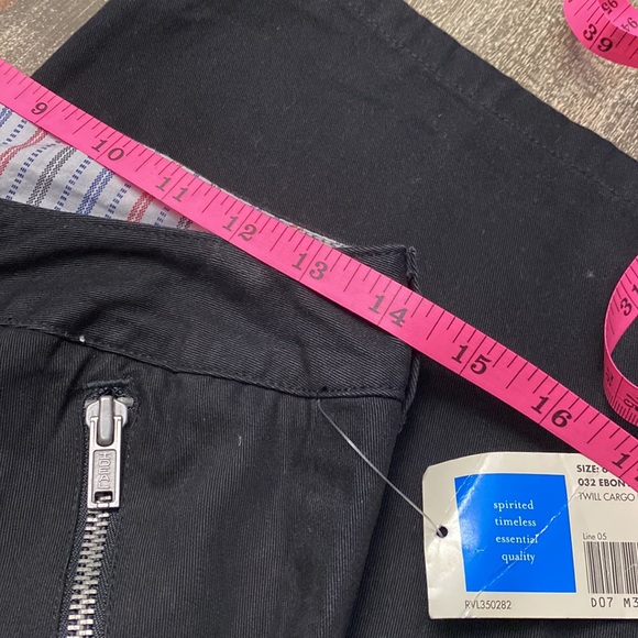 NEW Twill cargo pants with two pockets zippers and one pocket on the side - Picture 2 of 7